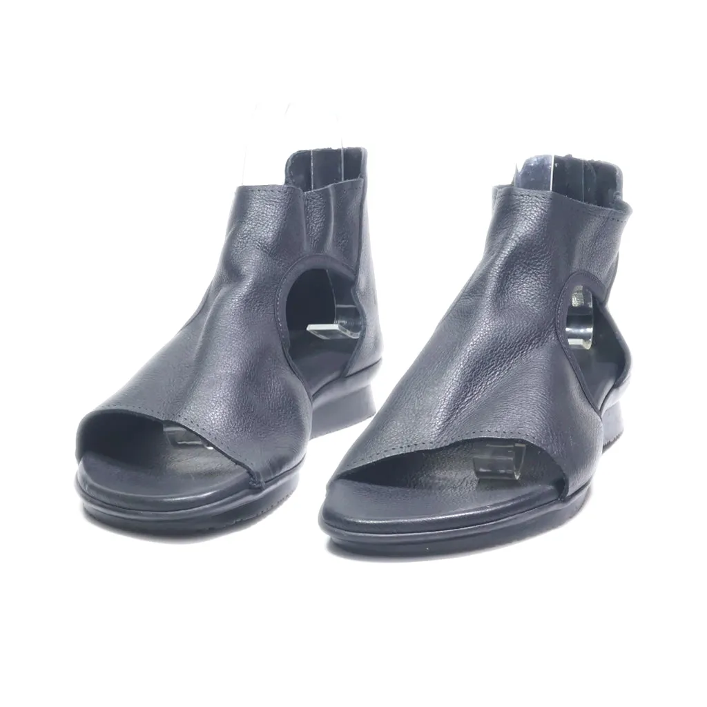 Arche Flat Sandals Leather Black Colour For Women