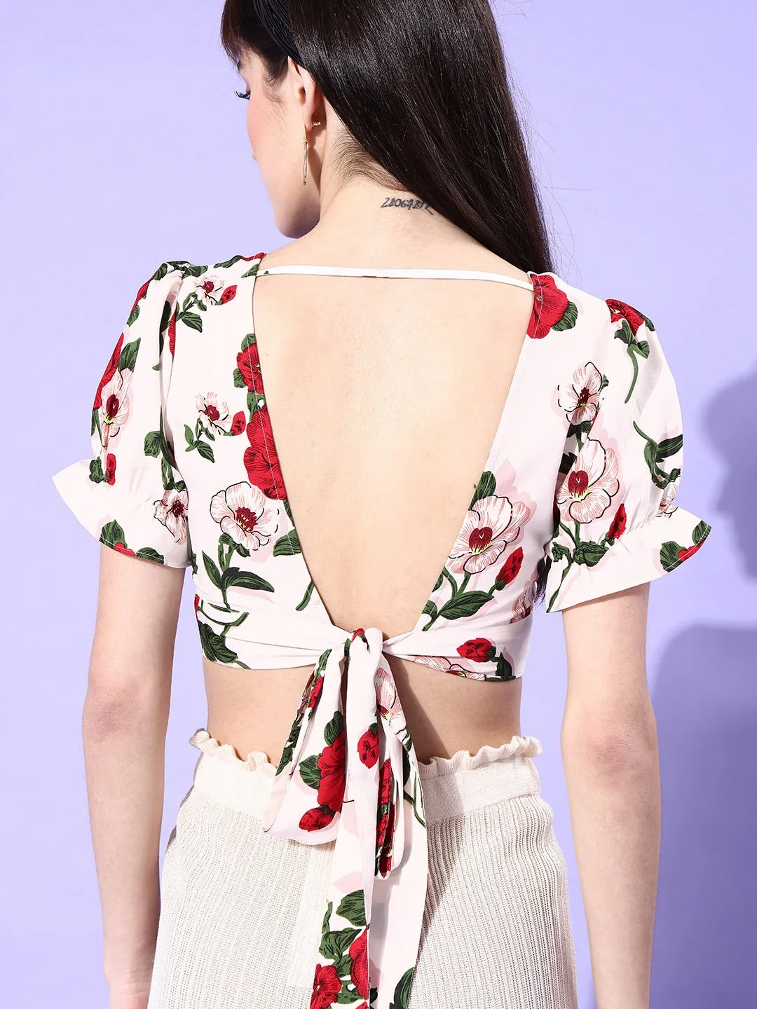 Berrylush Women White & Red Floral Printed Crepe Tie-up Fitted Crop Top