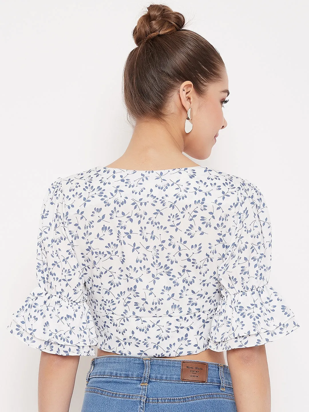 Berrylush Women White Floral Print Square Neck Crop Top