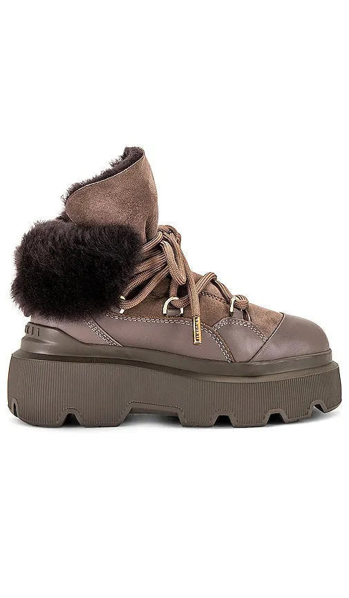 INUIKII Endurance Trekking Boot in Taupe