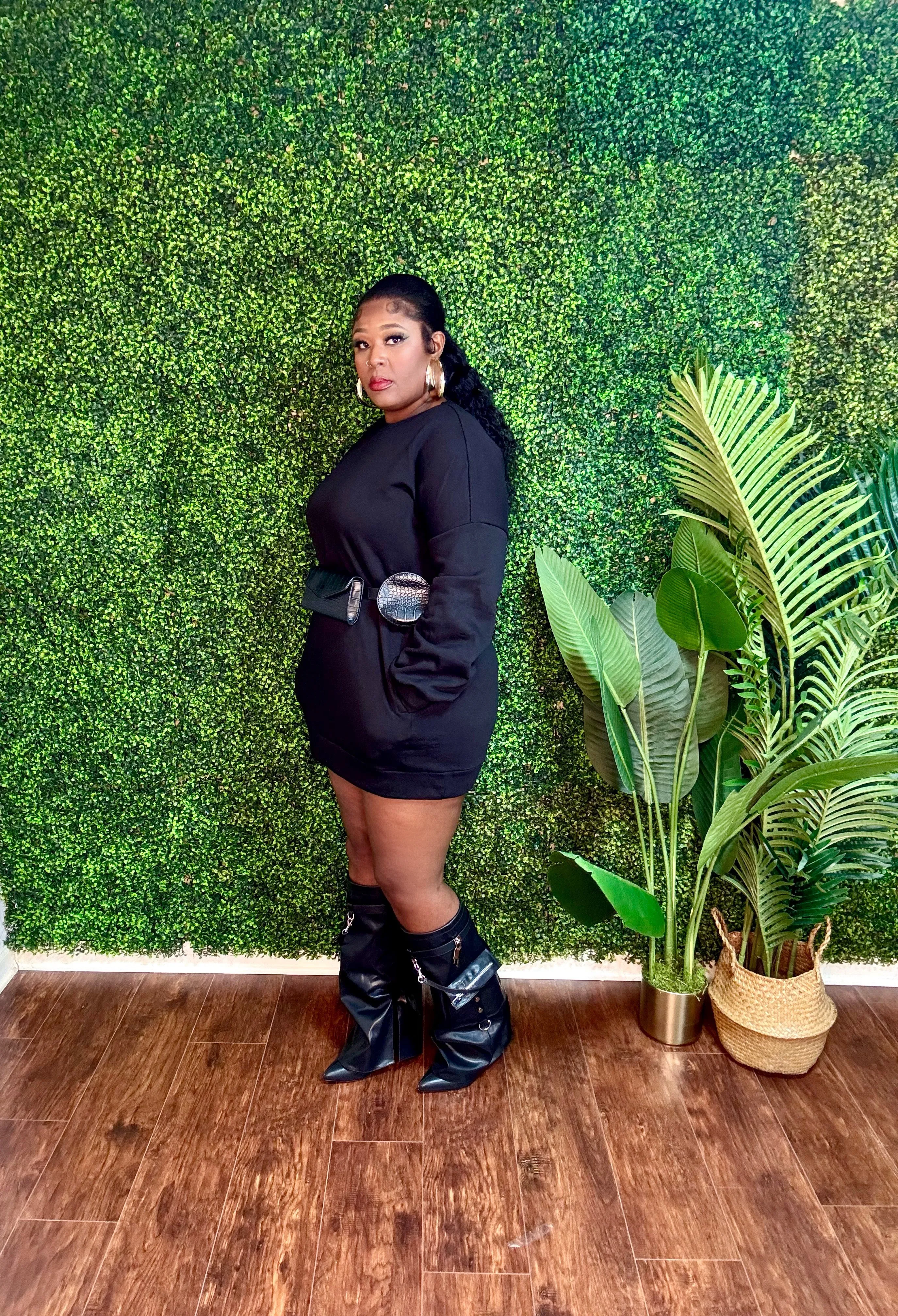 KEEPIN IT CUTE SWEATSHIRT DRESS (Black)