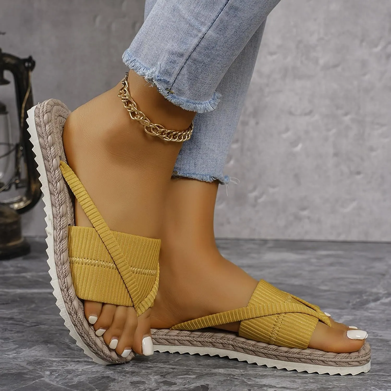Womens Summer Casual Flat Sandals 2025 Fashionable Woven Open Toe Slip on Comfy Memory Foam Walking Slippers Beach Vacation Suede Non Slip Wide Comfortable Ankle Strap Outdoor Walking Sandals